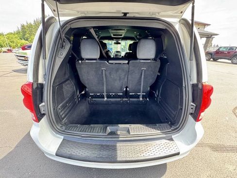 Used 2019 Dodge Grand Caravan GT FWD image 6