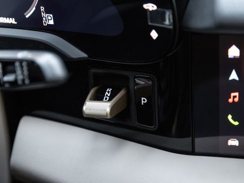 New 2026 Porsche Taycan 4S AWD/4WD image 18