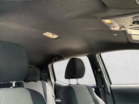 Used 2020 Toyota Tacoma TRD Off-Road AWD/4WD image 16