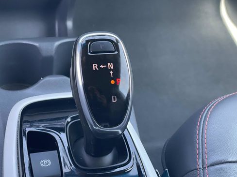 Used 2019 Chevrolet Bolt Premier w/ Infotainment Package FWD image 18