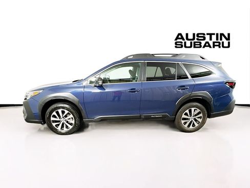 Used 2025 Subaru Outback Premium AWD/4WD image 4
