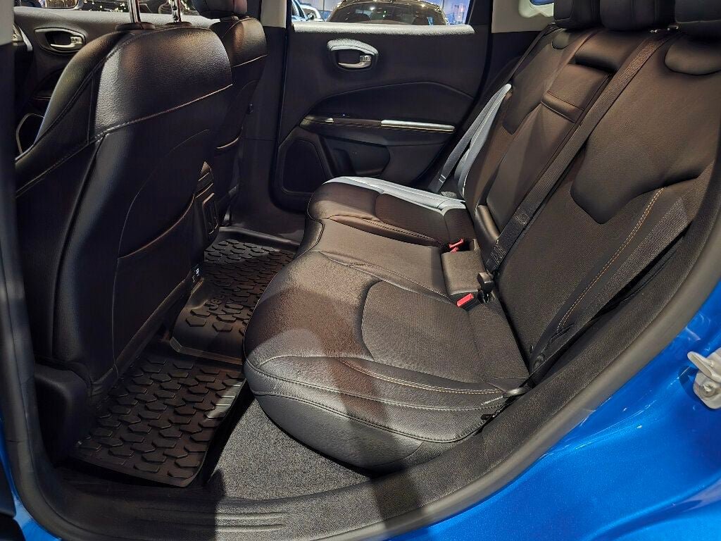 Used 2017 Jeep Compass Latitude w/ Popular Equipment Group FWD image 17