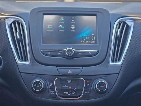 Certified 2017 Chevrolet Malibu LT FWD image 18