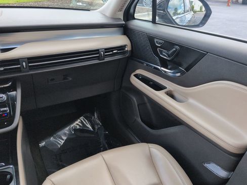 Certified 2022 Lincoln Corsair FWD image 17
