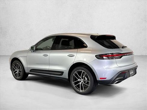 Used 2026 Porsche Macan AWD/4WD image 3