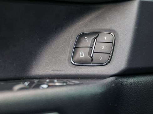 Used 2021 Ford Expedition XLT AWD/4WD image 5