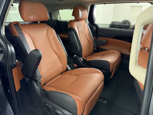 Used 2024 Kia Carnival SX Prestige FWD image 43