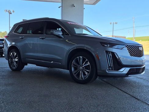 Used 2025 Cadillac XT6 Premium Luxury FWD image 7