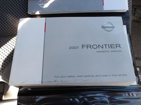 Used 2007 Nissan Frontier SE w/ Power Pkg AWD/4WD image 23