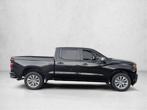 Used 2020 Chevrolet Silverado 1500 Custom w/ Custom Value Package image 4