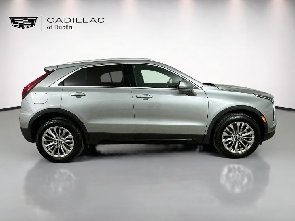 Used 2024 Cadillac XT4 Premium Luxury FWD image 4