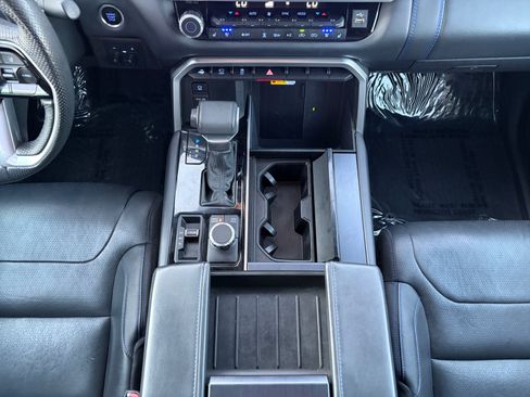 Used 2022 Toyota Tundra Platinum AWD/4WD image 22