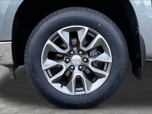 Used 2024 Chevrolet Silverado 1500 LT AWD/4WD image 21
