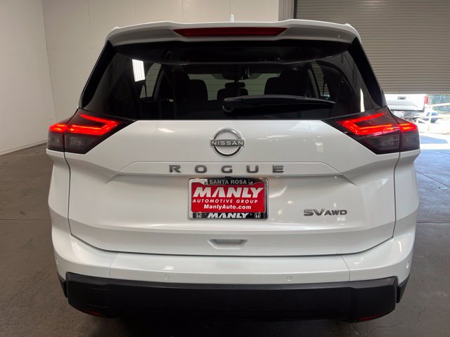 Used 2024 Nissan Rogue SV AWD/4WD image 4