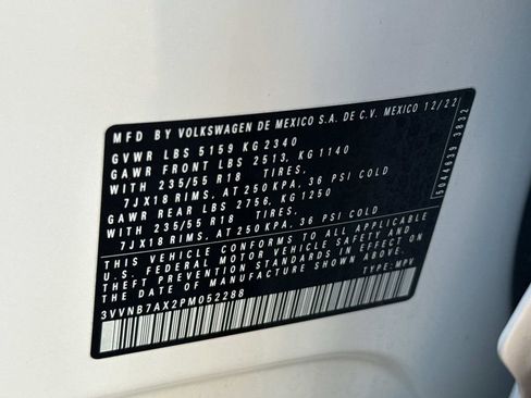 Used 2023 Volkswagen Tiguan SE w/ Panoramic Sunroof Package FWD image 26