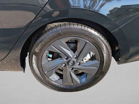 Certified 2023 Hyundai Elantra SEL image 10