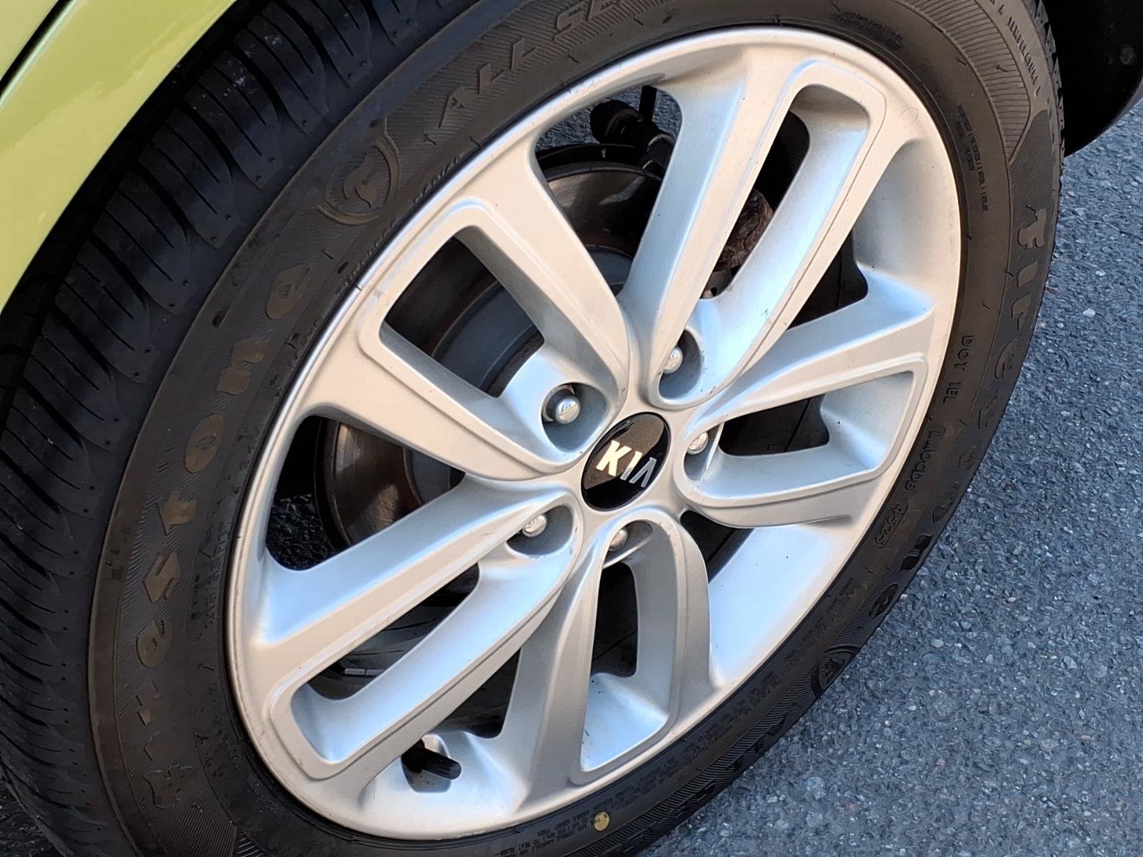 Used 2017 Kia Soul + FWD image 10
