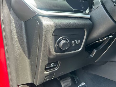 Used 2024 Jeep Grand Cherokee Altitude image 21