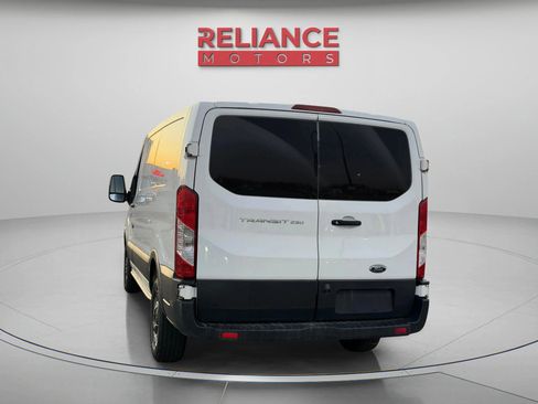 Used 2019 Ford Transit 250 130 Low Roof image 4