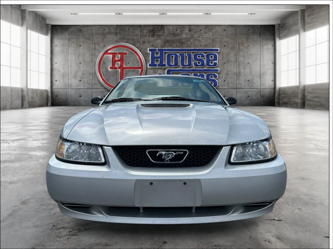 Used 2000 Ford Mustang Coupe RWD image 2