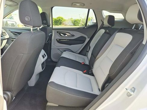 Used 2022 GMC Terrain SLE image 9