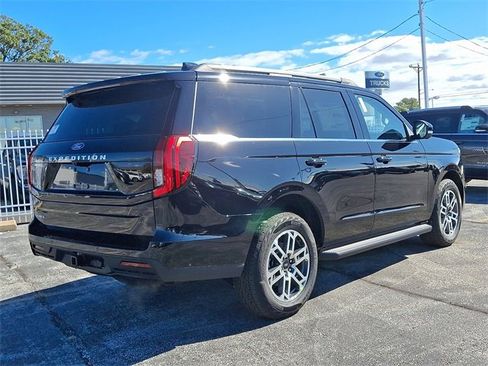 New 2025 Ford Expedition Active image 4