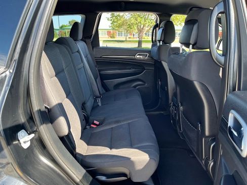 Used 2020 Jeep Grand Cherokee Laredo image 36