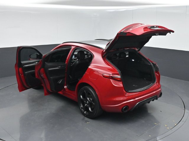 Used 2023 Alfa Romeo Stelvio Veloce AWD/4WD image 57