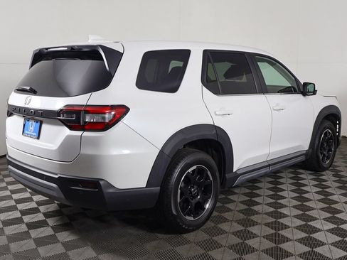 Used 2025 Honda Pilot EX-L image 10