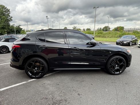 Used 2023 Alfa Romeo Stelvio Estrema AWD/4WD image 8