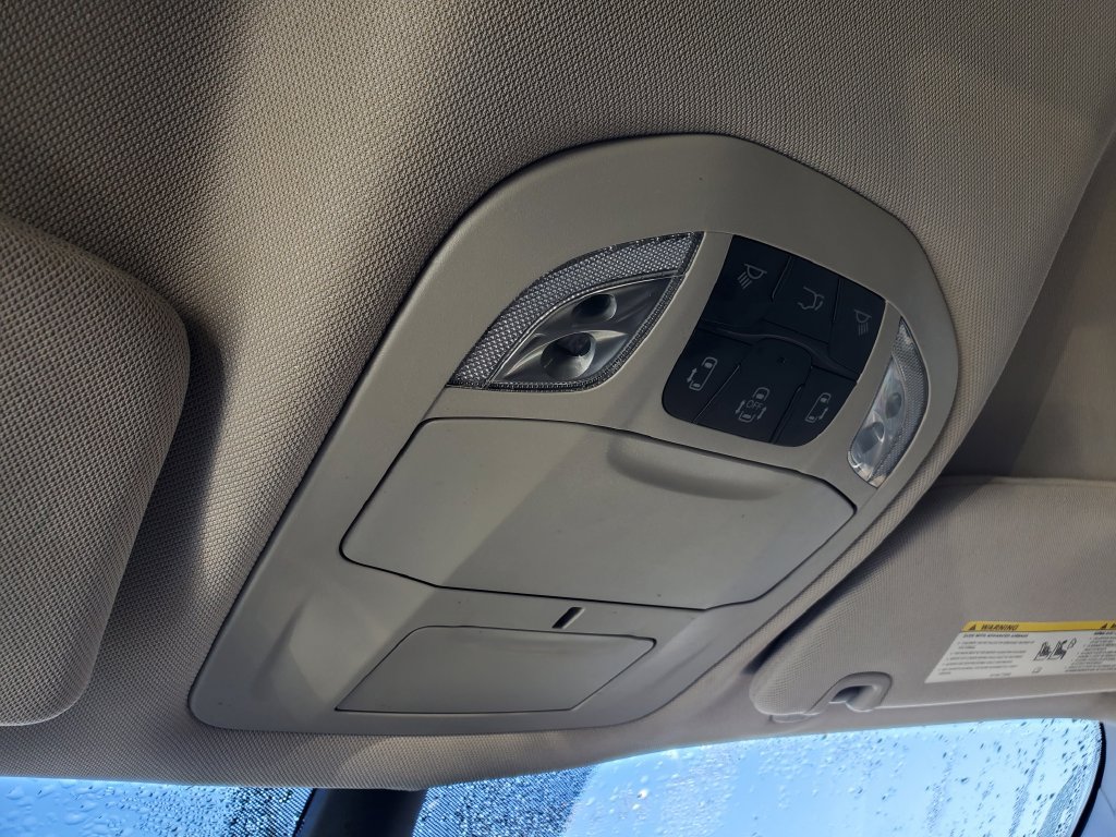Used 2023 Chrysler Pacifica Touring-L FWD image 33