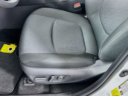 Used 2025 Toyota RAV4 XLE w/ Convenience Package AWD/4WD image 20