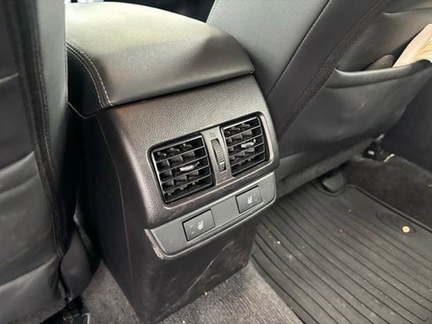 Used 2015 Subaru Outback 2.5i Limited image 9