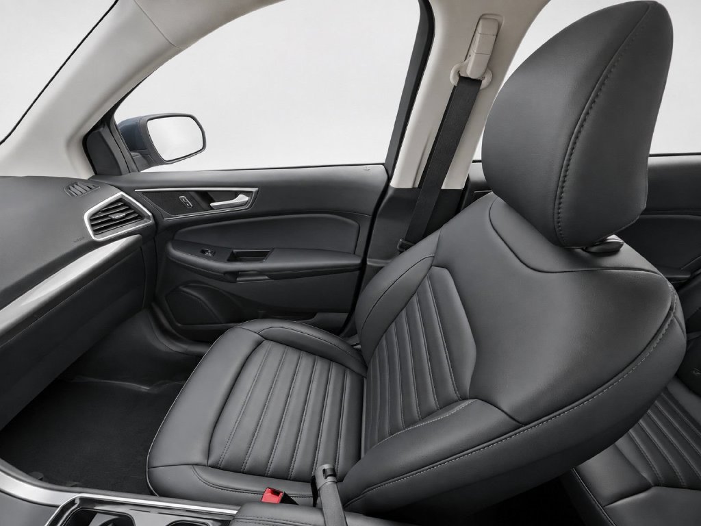 Used 2019 Ford Edge SEL w/ Equipment Group 201A AWD/4WD image 28
