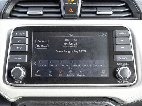 Used 2022 Nissan Versa SV image 15