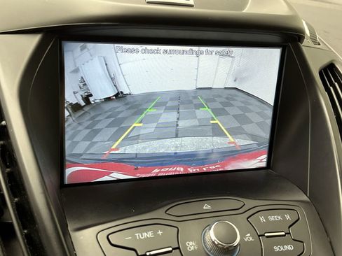 Used 2016 Ford Escape SE w/ Equipment Group 201A image 5