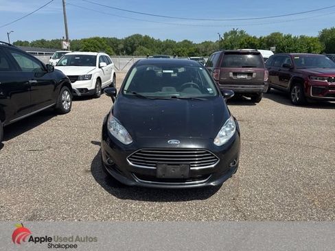 Used 2014 Ford Fiesta Titanium FWD image 2