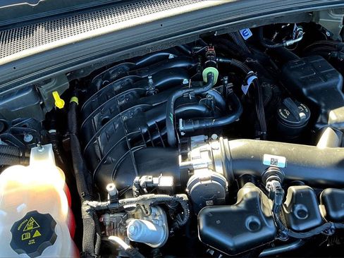 Used 2024 Jeep Grand Cherokee L Altitude image 35