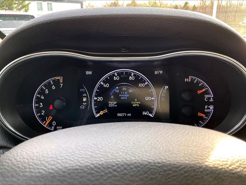 Used 2019 Jeep Grand Cherokee Limited image 25