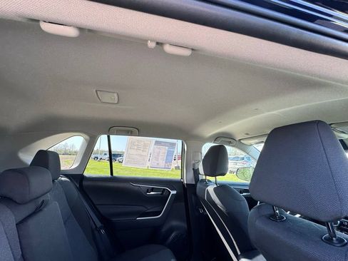 Used 2025 Toyota RAV4 XLE AWD/4WD image 58