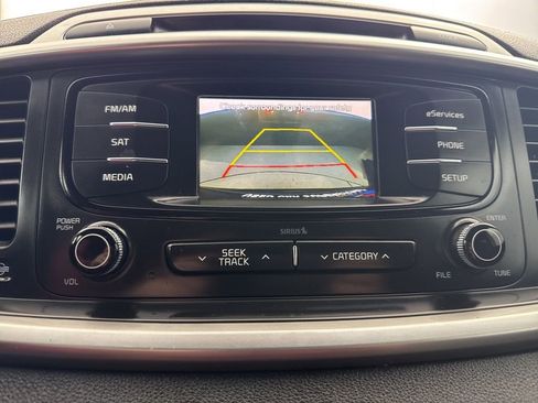 Used 2016 Kia Sorento AWD w/ LX Convenience Package image 17