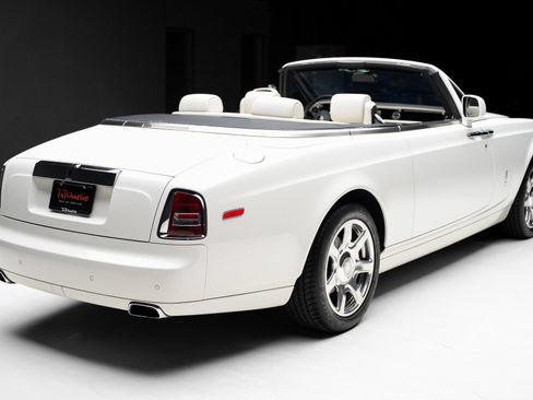 Used 2013 Rolls-Royce Phantom Drophead Coupe RWD image 36
