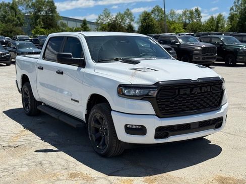 New 2026 RAM 1500 Express AWD/4WD image 4