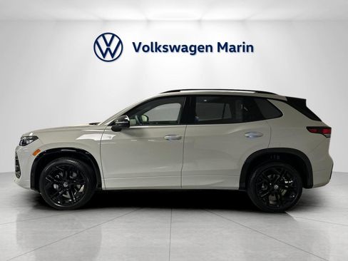 New 2026 Volkswagen Tiguan SE R-Line AWD/4WD image 2