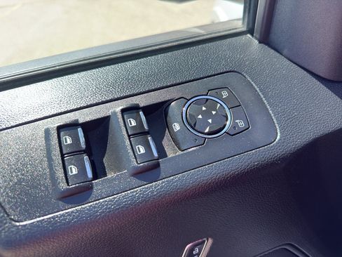 Used 2018 Ford F150 XLT w/ Equipment Group 302A Luxury AWD/4WD image 14