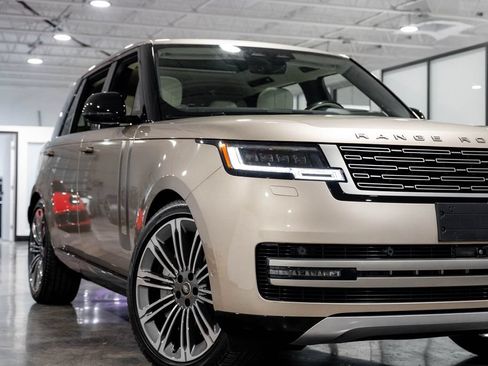 Used 2024 Land Rover Range Rover Long Wheelbase SE AWD/4WD image 18
