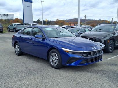New 2025 Hyundai Elantra SE