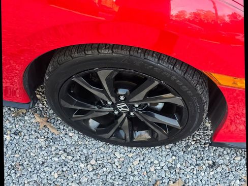 Used 2018 Honda Civic Sport image 5