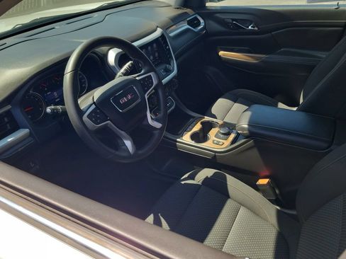 Used 2023 GMC Acadia SLE w/ Driver Convenience Package FWD image 10