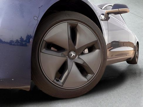 Used 2018 Tesla Model 3 Long Range image 9